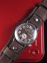 Load image into Gallery viewer, VARIO x RZE復古軍錶