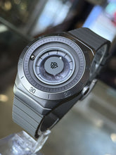 Load image into Gallery viewer, Extreme走珠石英錶