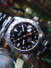 Load image into Gallery viewer, Arbutus x Autoshop合作20週年GMT機械錶