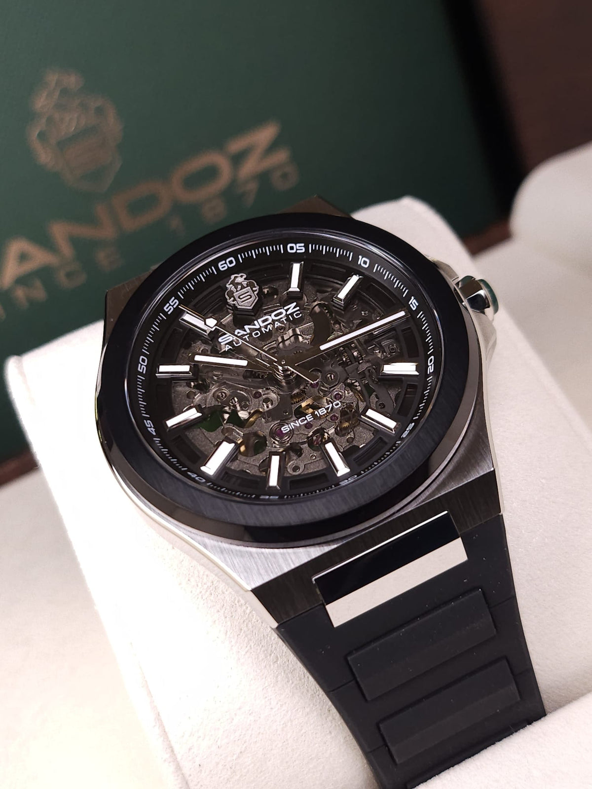 Sandoz山度士最新系列自動機械錶