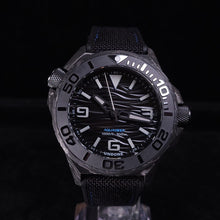 將圖片載入圖庫檢視器 Undone X Manta Trust碳纖自動機械錶
