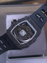 Load image into Gallery viewer, Bentley夜光碳纖酒桶形自動機械錶
