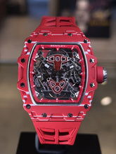 Load image into Gallery viewer, Bentley夜光碳纖酒桶形自動機械錶
